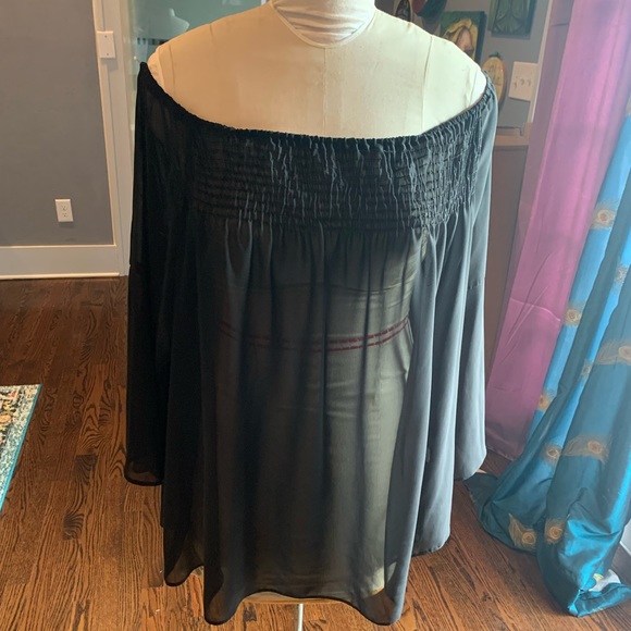 Black off the shoulder tunic - Picture 1 of 4